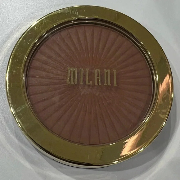 Milani silky matte bronzer 04 - Picture 2 of 8